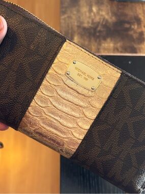 Michael Kors Gold Croc-Embossed Logo Plaque Wallet
